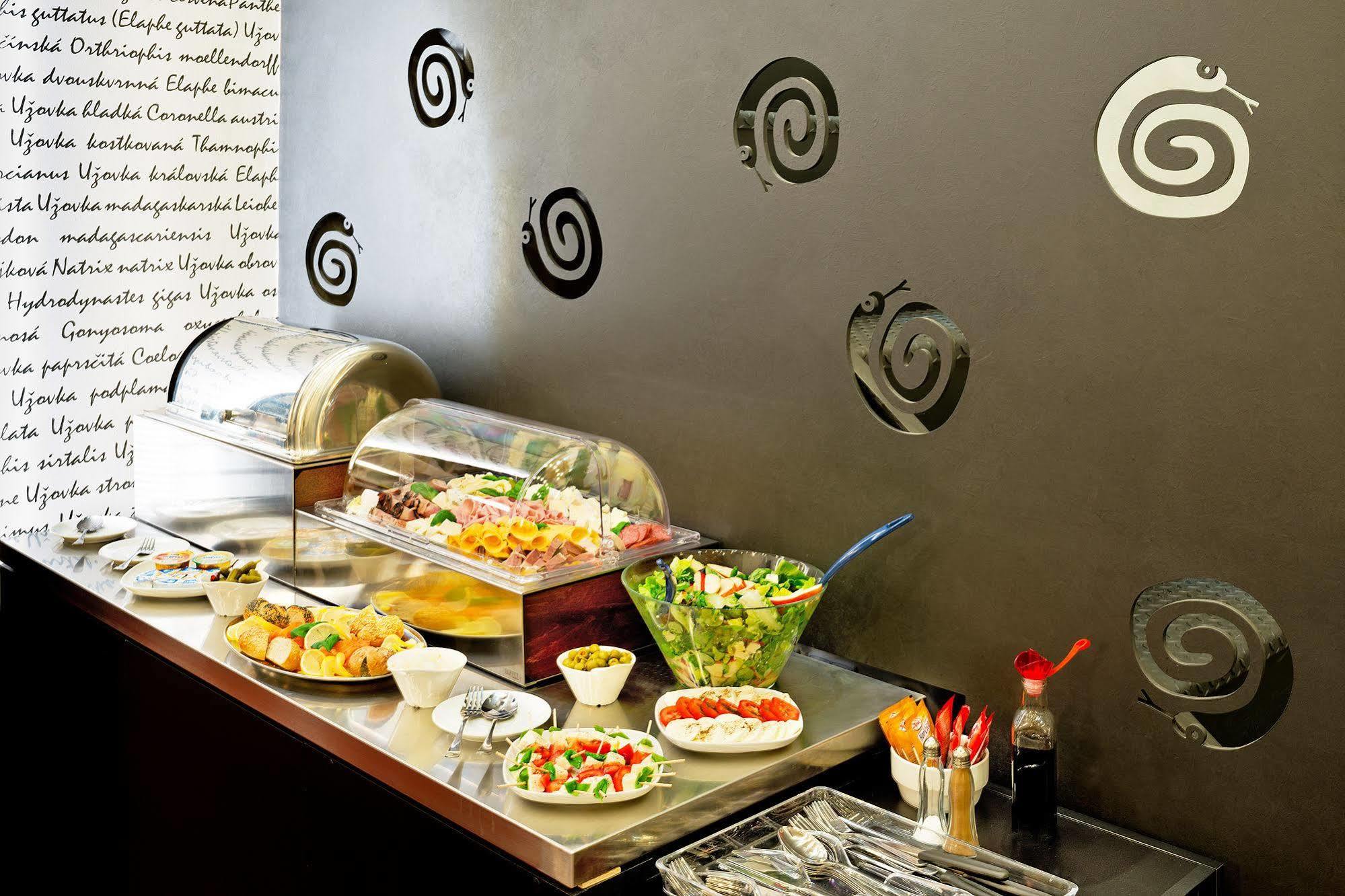 Hotel U Hada Zatec Kültér fotó