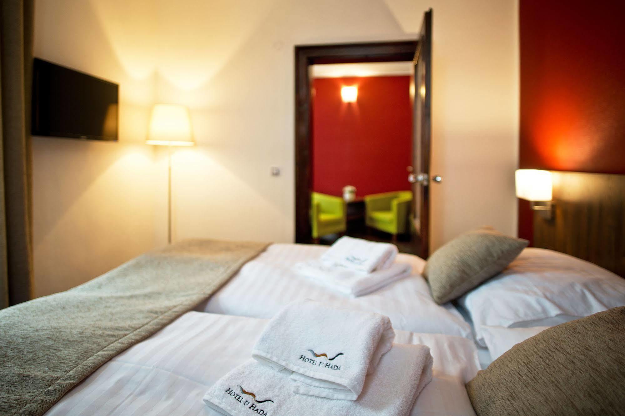 Hotel U Hada Zatec Kültér fotó
