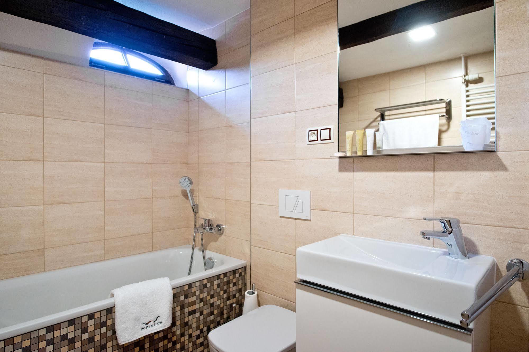 Hotel U Hada Zatec Kültér fotó