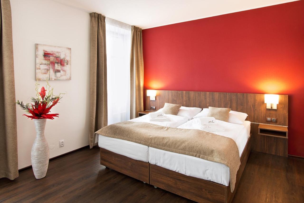 Hotel U Hada Zatec Kültér fotó